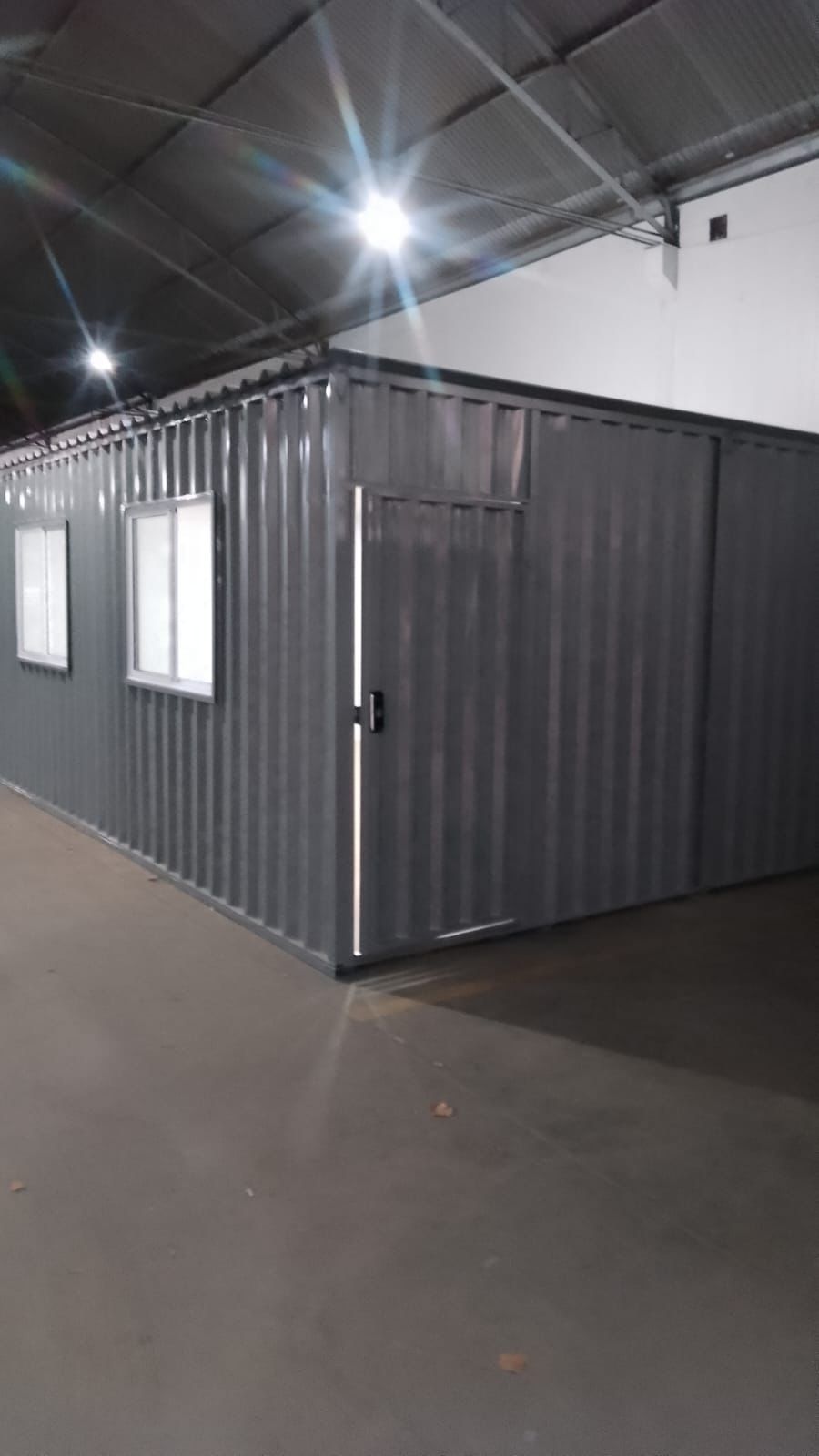 Escritorio container 16