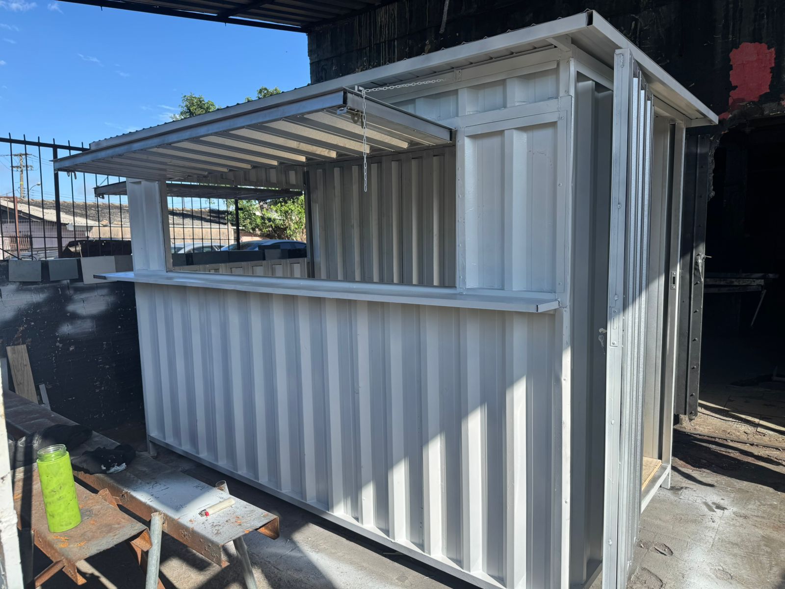 Lancheria container 03