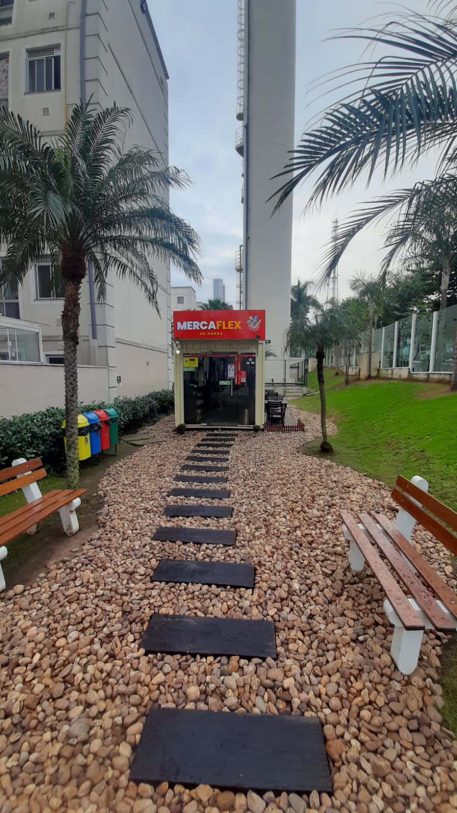 Mercado digital container 12