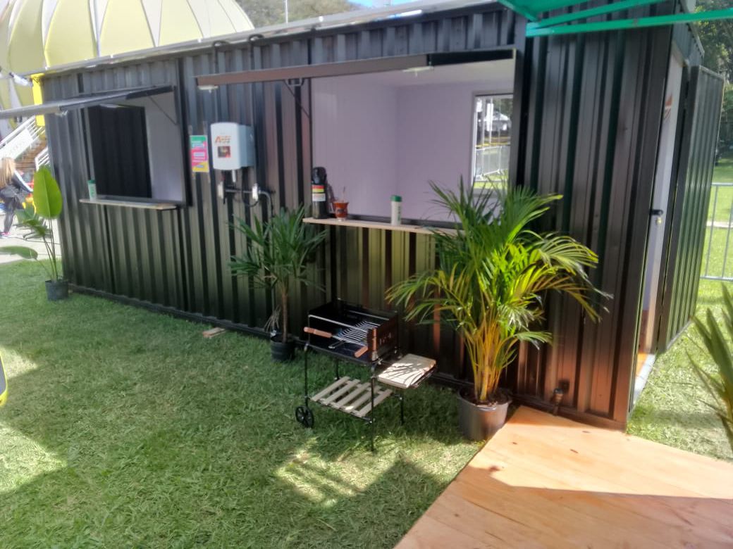 Equipe Dana Containers atendendo clientes em Esteio RS