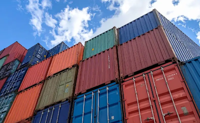 Instalações da Dana Containers — containers expostos em Esteio RS